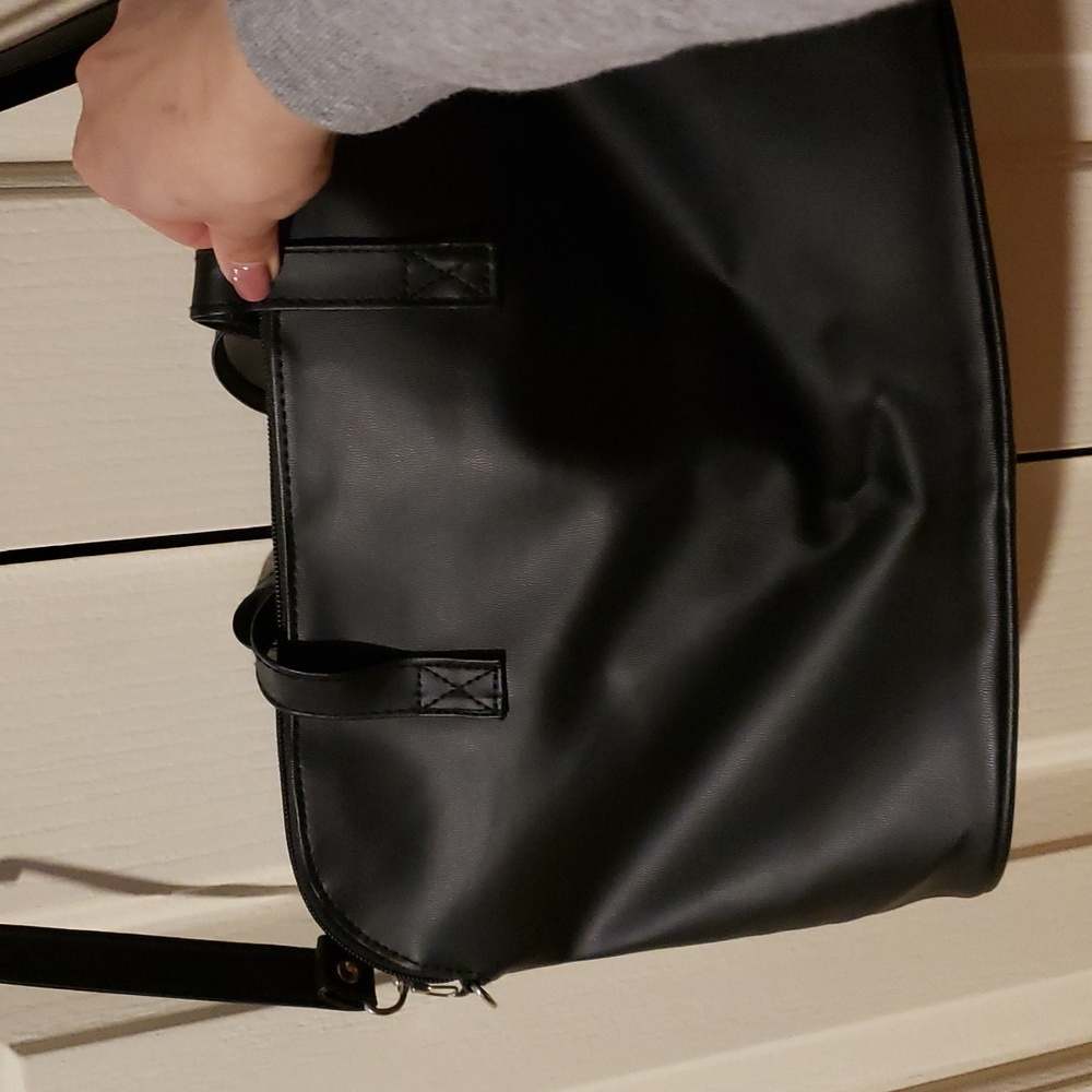 Brand new Shoulder hand Bag purse for running errands. - Picture 3 of 6